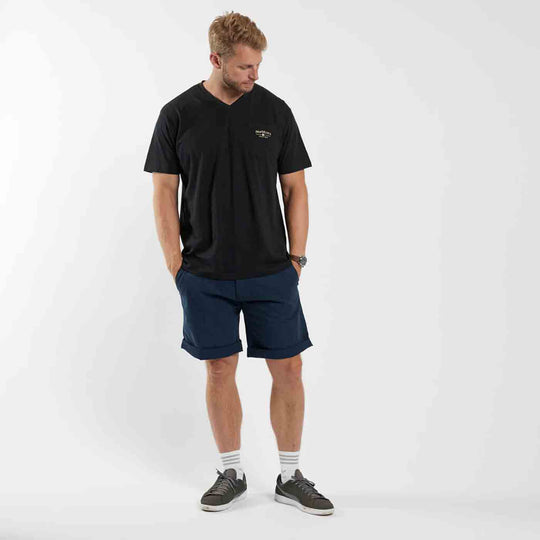 T-Shirt V-Neck kurzarm und Brusttasche mit Druck in Übergröße von ALLSIZE