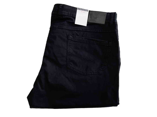 Basic schwarze jeanshose von BigTiger mit hinterer Tasche und Etikett