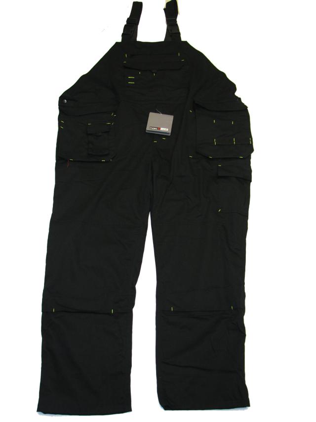 Schwarze Berufs-Latzhose von BigTiger in Übergröße mit praktischen Taschen Arbeitslatzhose Übergröße Herren