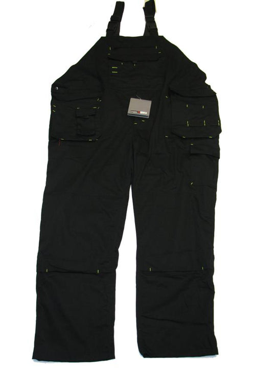 Schwarze Berufs-Latzhose von BigTiger in Übergröße mit praktischen Taschen Arbeitslatzhose Übergröße Herren