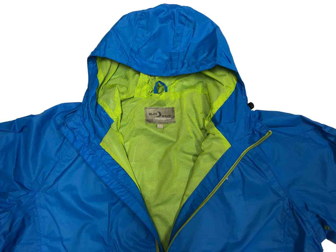 BlueWave regenjacke herren in Blau mit grünem Innenfutter und Kapuze für optimalen Wetterschutz