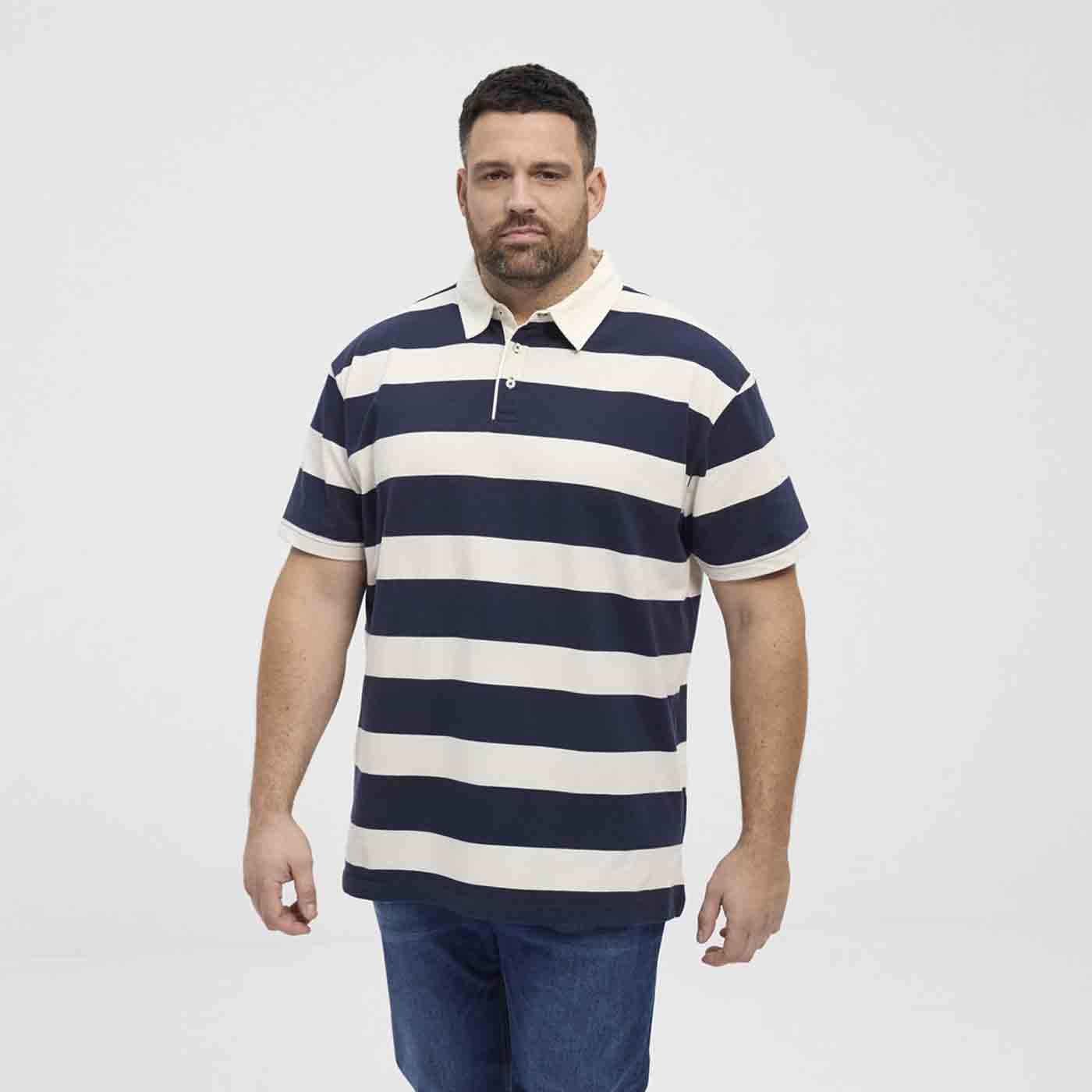 Herren polo shirt von Allsize mit breiten dunkelblauen und weißen Querstreifen und Knopfleiste
