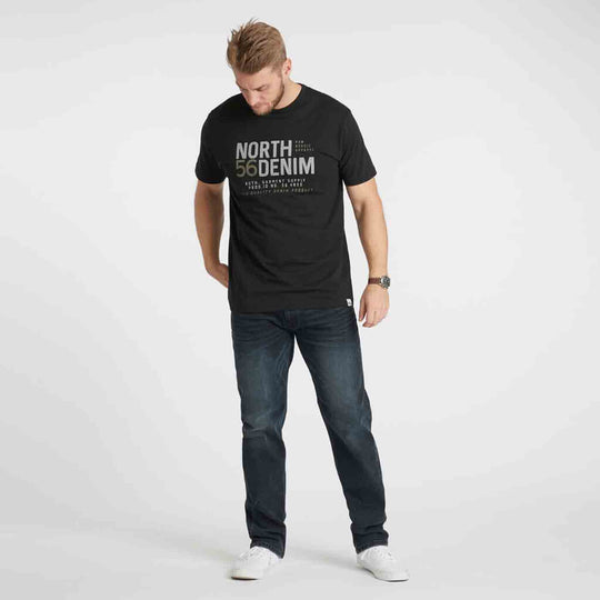 Allsize bedrucktes t-shirt herren in schwarz mit Denim Schriftzug und lässigem Jeansoutfit