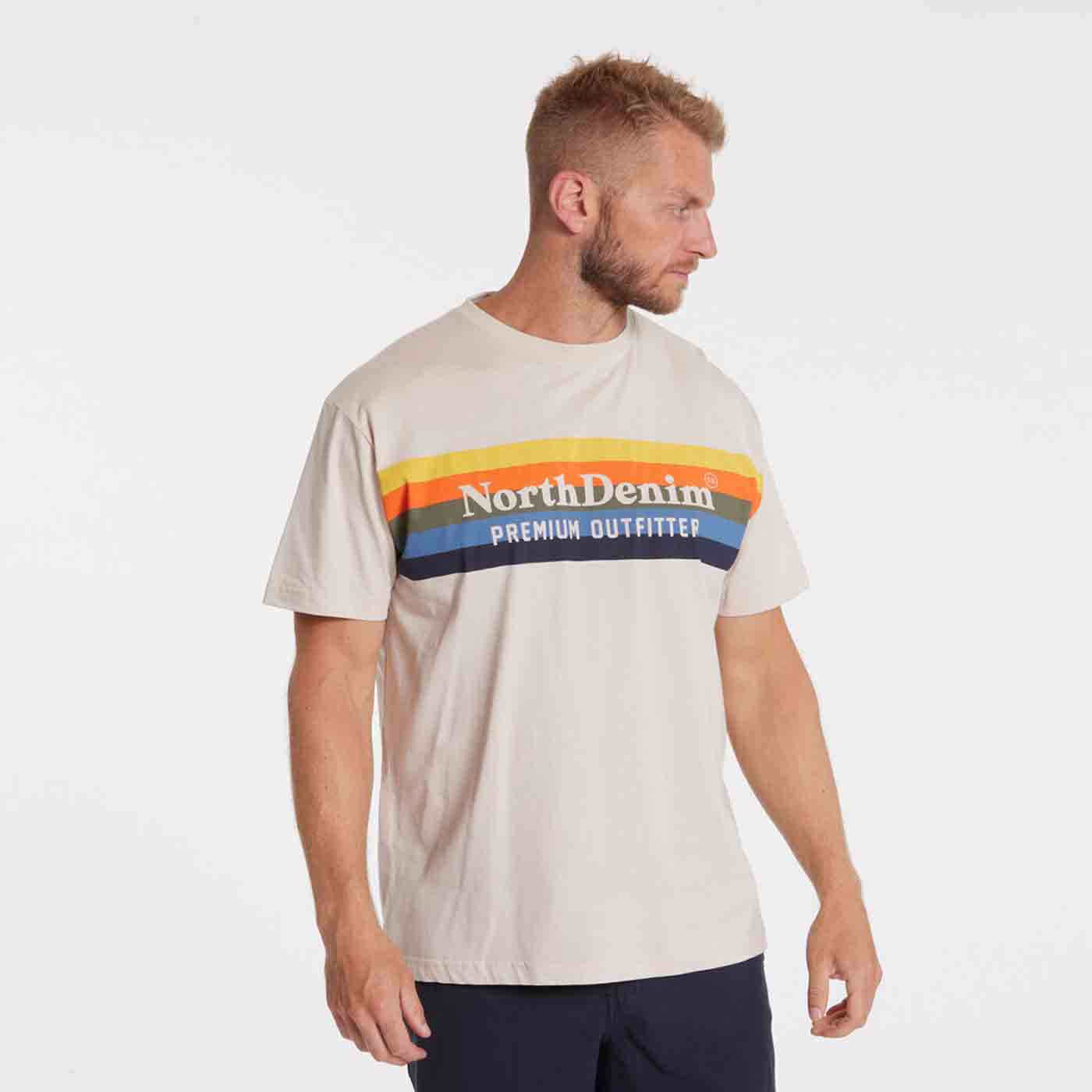 Allsize bedrucktes t-shirt mit NorthDenim Aufdruck in weiß mit farbigen Streifen und Premium Outfitter Schriftzug