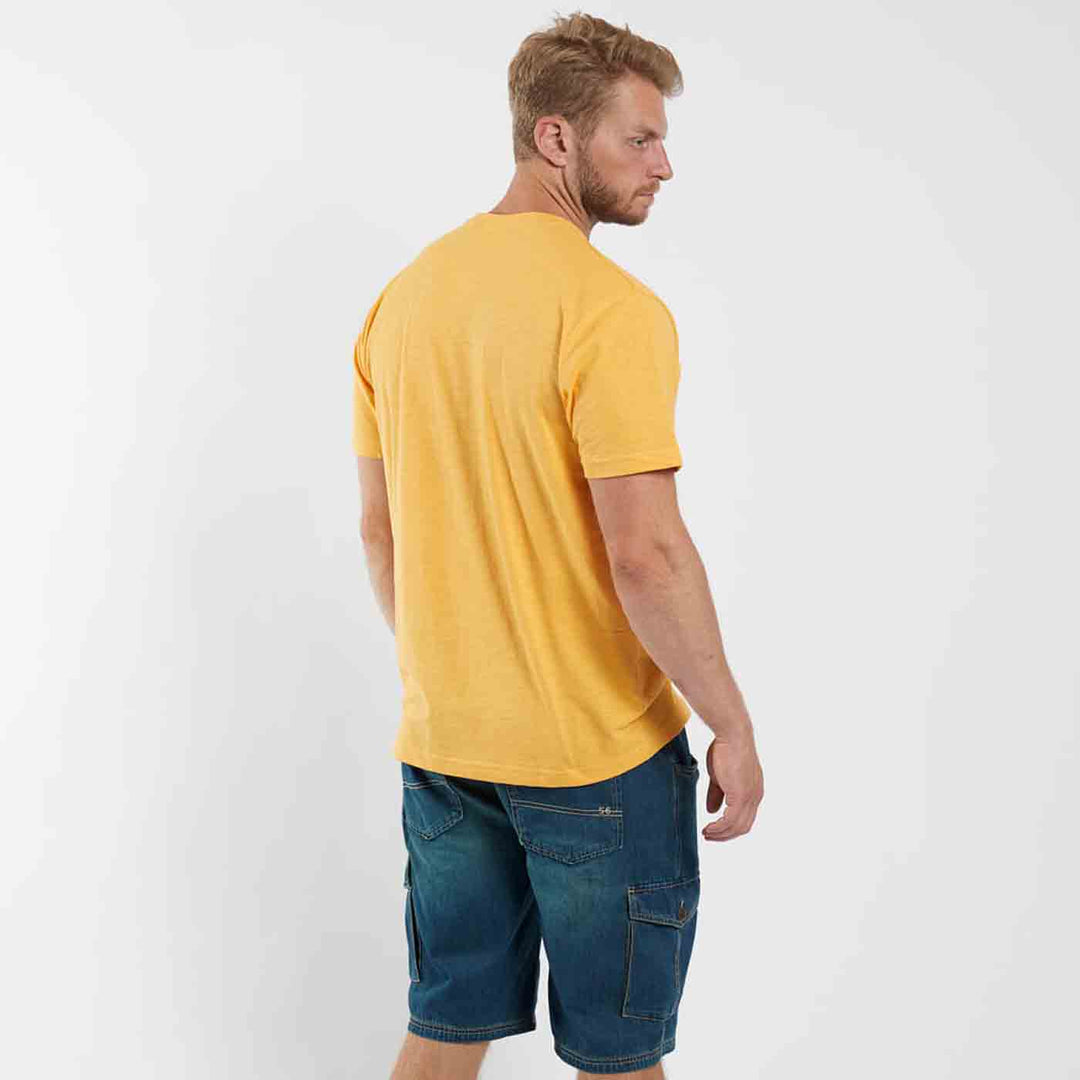 T shirt übergröße herren von Allsize in gelber Farbe mit kurzem Ärmel und lockerem Schnitt