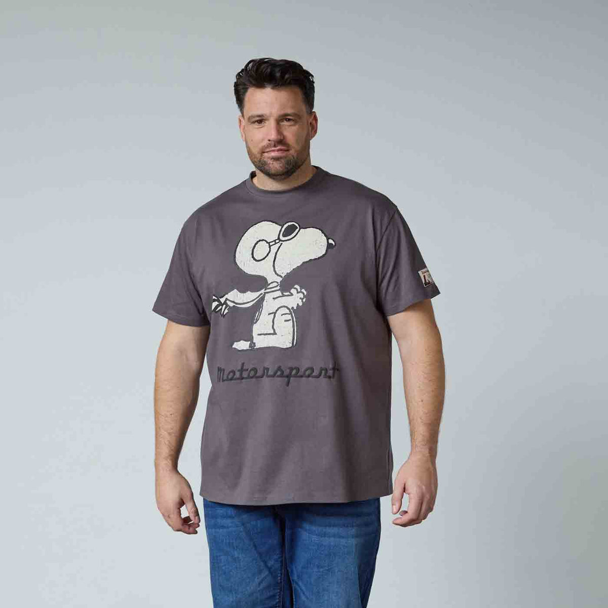Peanuts T-Shirt Herren Übergröße in Grau mit Snoopy Motorsport Druck von Allsize