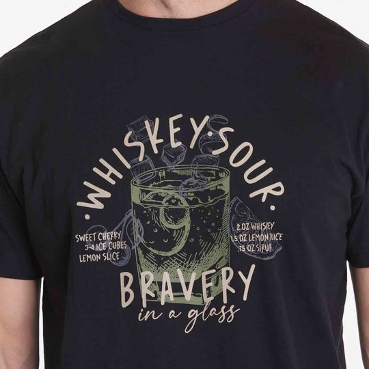 Schwarzes Allsize T-Shirt Übergröße Herren mit Whiskey Sour Cocktail Druck auf der Vorderseite