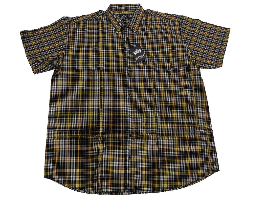 Checkered short-sleeved shirt in plus size