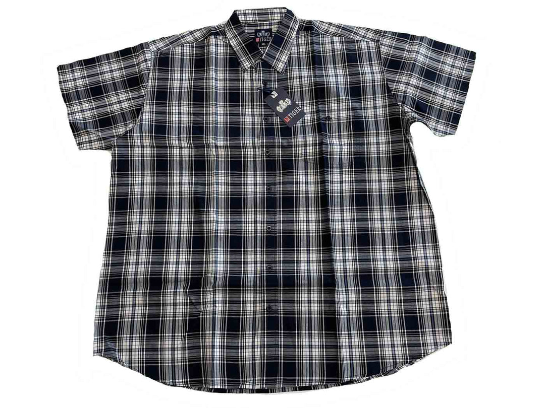 Checkered short-sleeved shirt in plus size