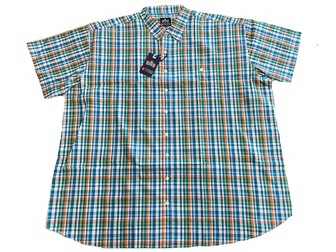 Checkered short-sleeved shirt in plus size