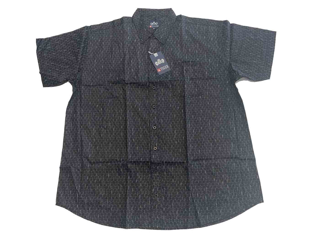 Checkered short-sleeved shirt in plus size