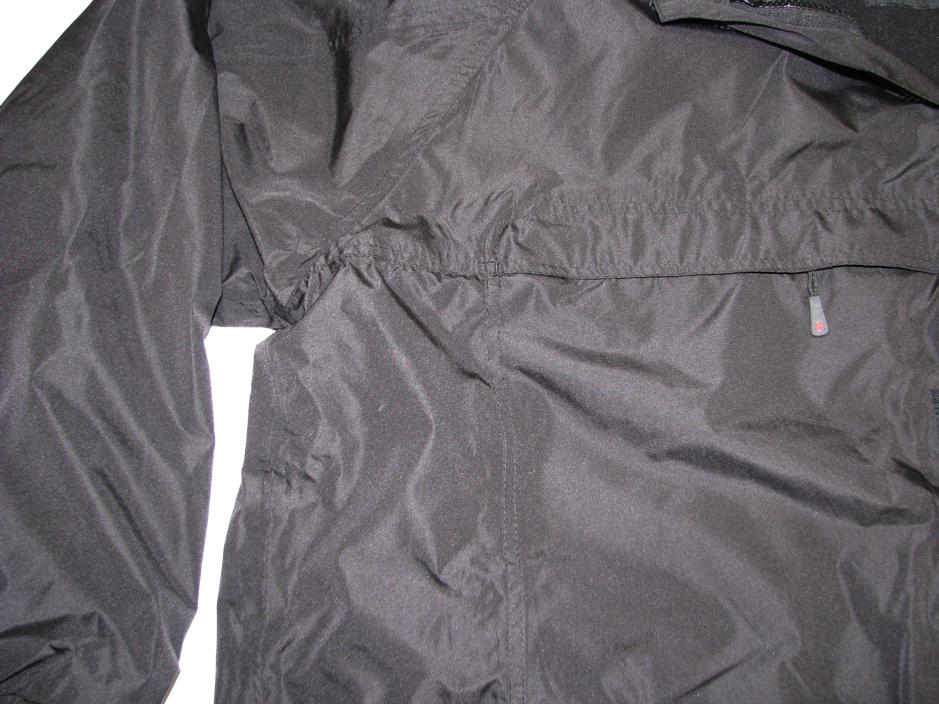 Schwarze 3in1 Funktionsjacke von BigTiger als winterjacke herren mit robuster Oberfläche